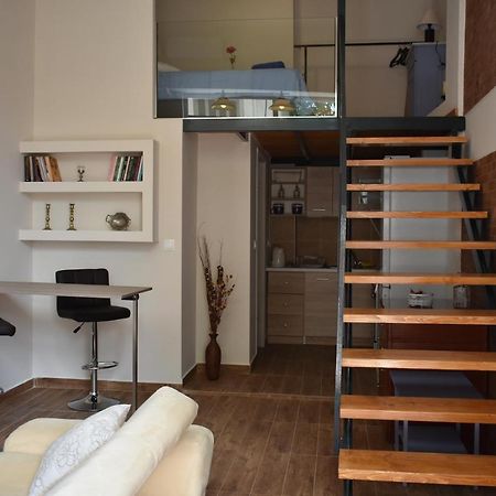 Your Vacation Home In The Center Of Каламата Екстериор снимка