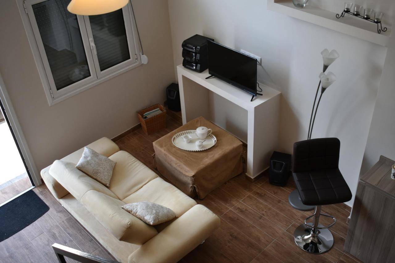 Your Vacation Home In The Center Of Каламата Екстериор снимка