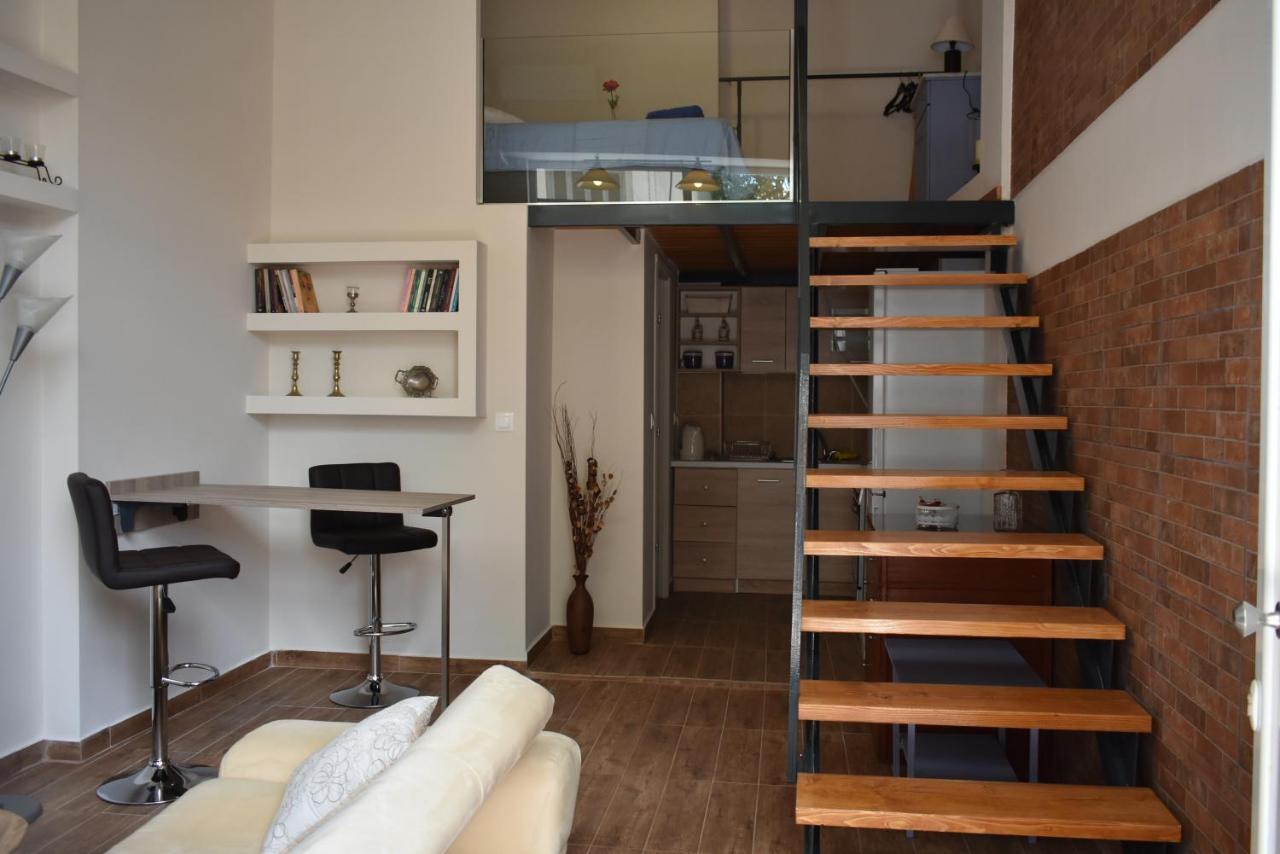 Your Vacation Home In The Center Of Каламата Екстериор снимка